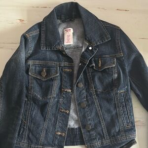 Jean jacket Excellent like new condition.‎ Petite Small